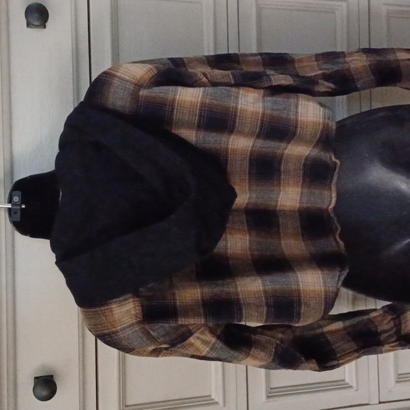 Forever 21 sz medium short flannel with hood - Picture 2 of 3